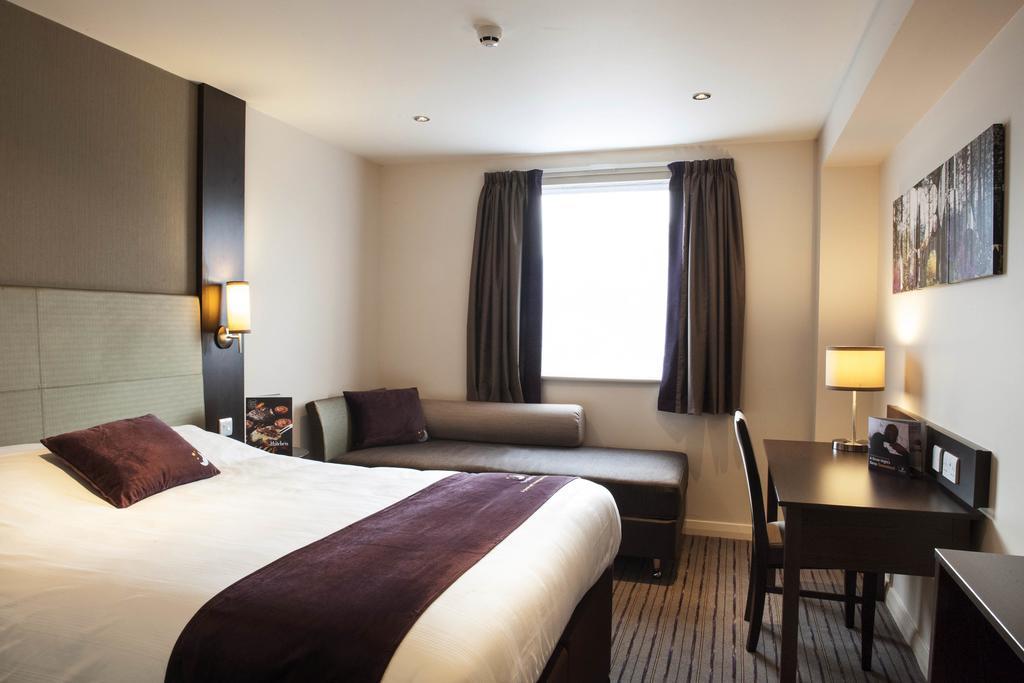 Premier Inn London Uxbridge Zewnętrze zdjęcie